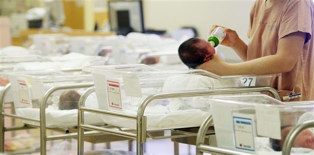 “응~애~” o자도 못 들은 43곳… 아이, 정말 울고 싶은 대한민국 “응~애~” o자도 못 들은 43곳… 아이, 정말 울고 싶은 대한민국