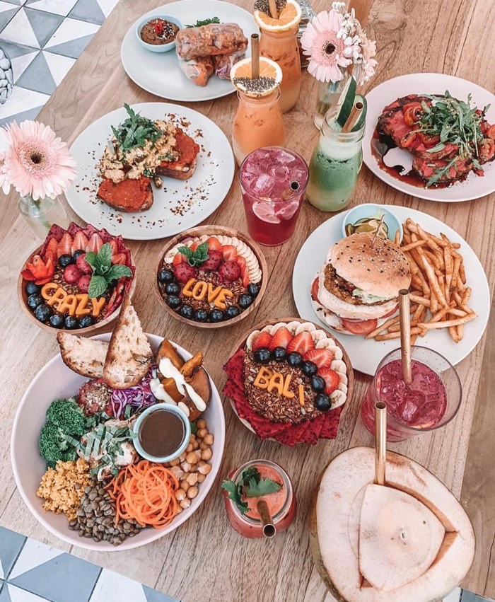  발리 스미냑 인스타제닉 맛집 - KYND COMMUNITY