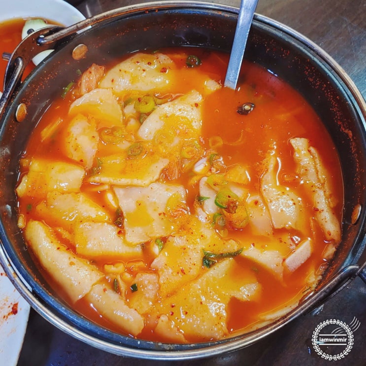 인왕산 등산 후 찾는 경복궁역 맛집, 체부동 잔치집 (feat. 봉구비어) 인왕산 등산 후 찾는 경복궁역 맛집, 체부동 잔치집 (feat. 봉구비어)