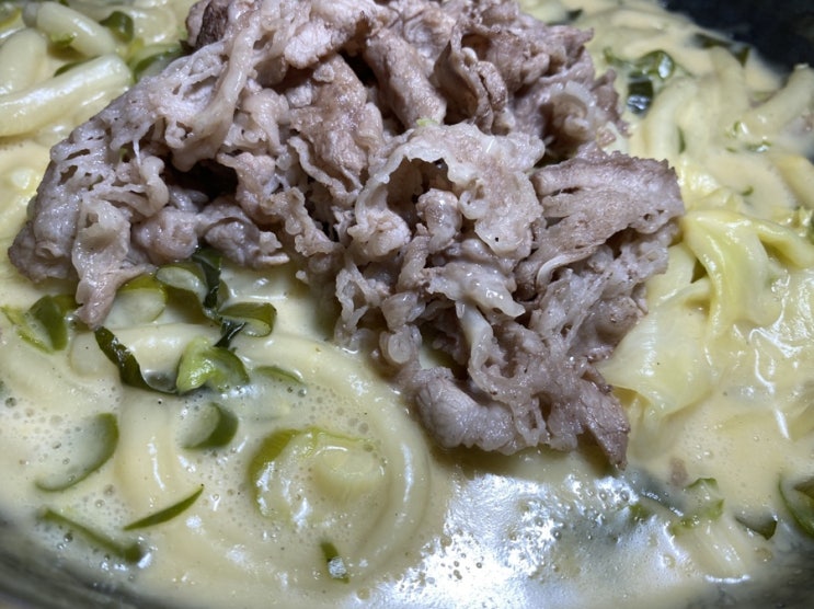  쿠캣 곰표 청양크림우삼겹 떡볶이 솔직 후기 / 나쁘지는 않지만 좋지도..