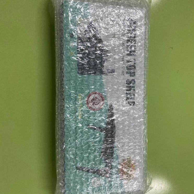  잘 안보이는 모니터 아래 보단 위가 낫지! 깔끔하게 사용 가능한 공간창조다용도 선반