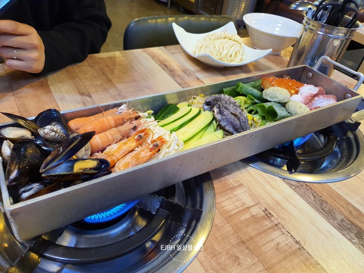  제주 월정리 맛집 - 월정항아리 / 해물전골칼국수 후기