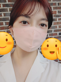 여름쿨톤의 참존 톤업핏 새부리형 마스크 로맨스업코랄 소형착용샷 여름쿨톤의 참존 톤업핏 새부리형 마스크 로맨스업코랄 소형착용샷