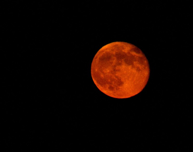 오늘밤 슈퍼블러드문과 개기월식을 동시에 볼수있다 붉은달 이유