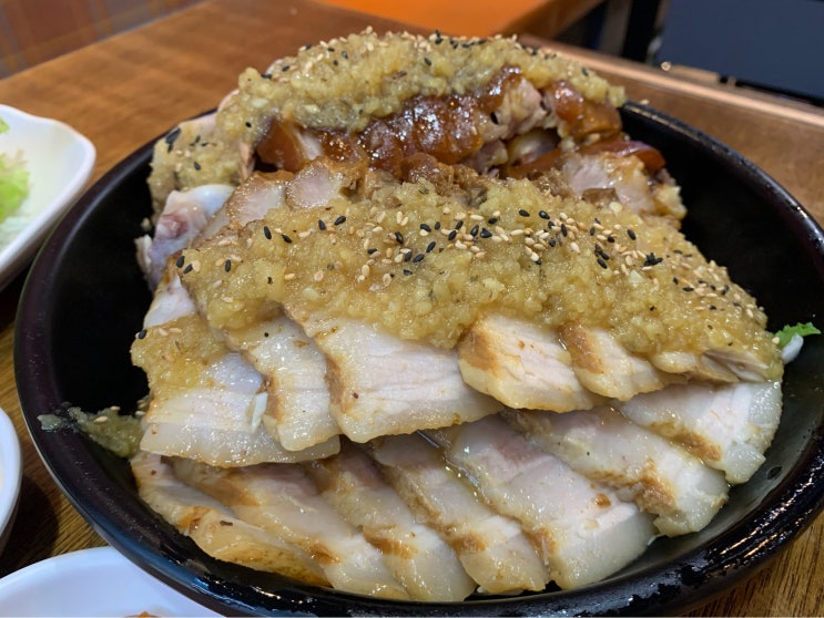  서울 송파구 방이동 : 홍대칼국수와족발 (방이먹자골목점)
