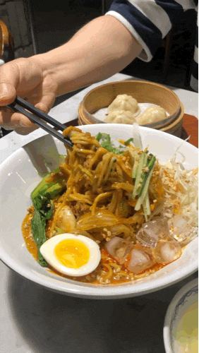 [종로2가] 매력적인 홍콩 요리 맛집 ‘크리스탈 드래곤’ ! 비빔탄탄면 추천