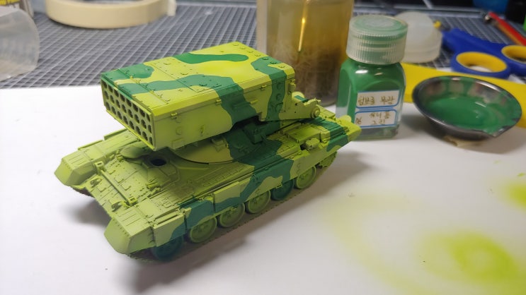  모델콜렉트 1/72 TOS-1A 도색중