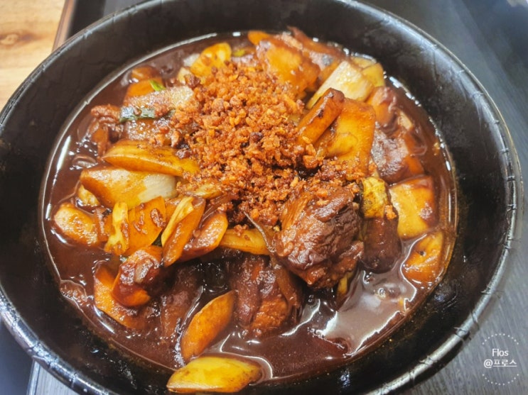  문정동 짜장면 맛집. 점심시간에 고추짜장과 해물짬뽕, 미니 탕수육까지 ~ 매운 짜장의 매력~