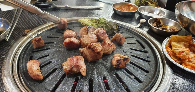  종로3가 고기골목에 위치한 삼겹살 꽃목살이 맛있는 익선동고기집