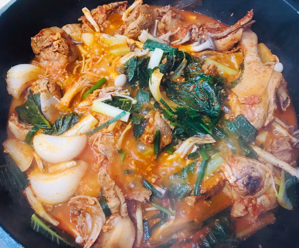  환절기에 오리볶음탕으로 몸보신 해요