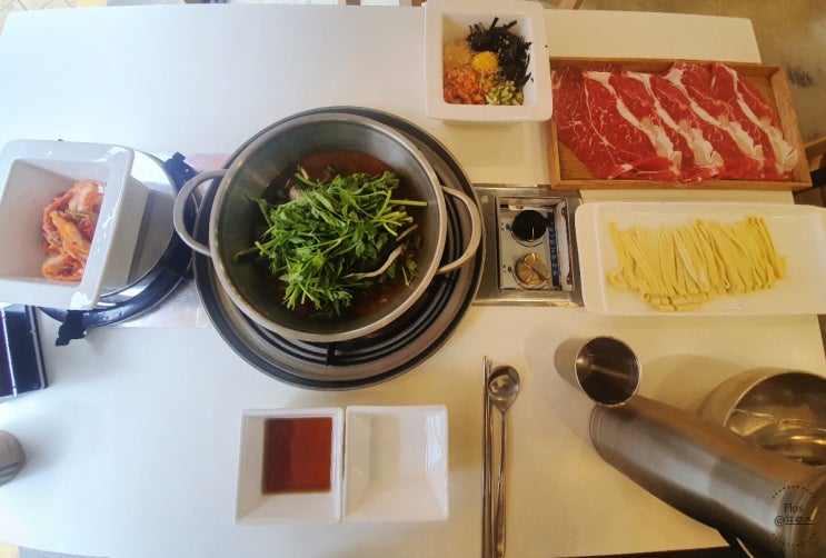  길동 혼밥 점심 먹기, 마배식 손칼국수 보쌈에서 혼자 먹을 수 있는 샤브칼국수!! 맛있다.