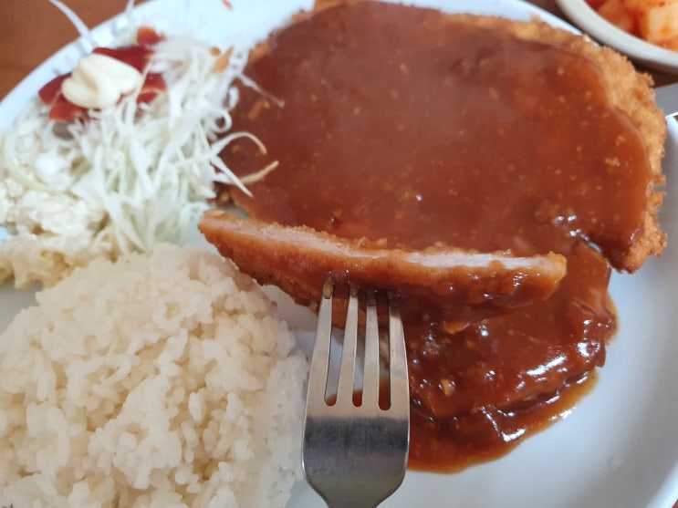  [서울시립대 정문 식당] 남자들의 소울 푸드: 오뚜기 돈까스