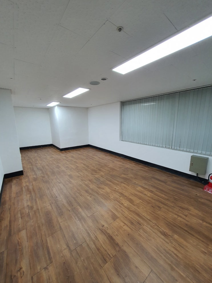  야탑역세권 깨끗하고 가성비좋은 사무실1000/70, 전용 약 10평, 5F, 즉시입주가능, 야탑역도보3분거리, 밝은사무실야탑사무실, 야탑역사무실, 역세권사무실, 여수동사무실