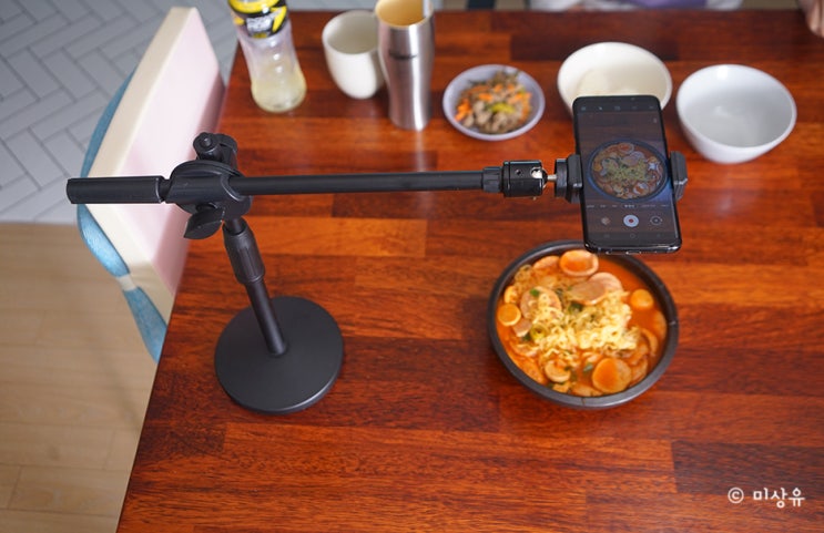 휴대폰거치대 꿀픽 수직촬영도 가능해요.
