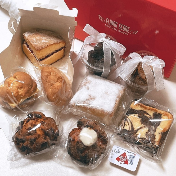  명동 롯데백화점 빵집 플라잉스콘; 선물세트로 푸짐하게 즐겼어요