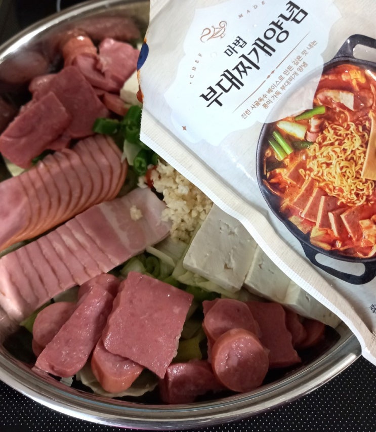 심플리쿡 부대찌개 끓이기로 3인가족 푸짐한 저녁한끼 심플리쿡 부대찌개 끓이기로 3인가족 푸짐한 저녁한끼