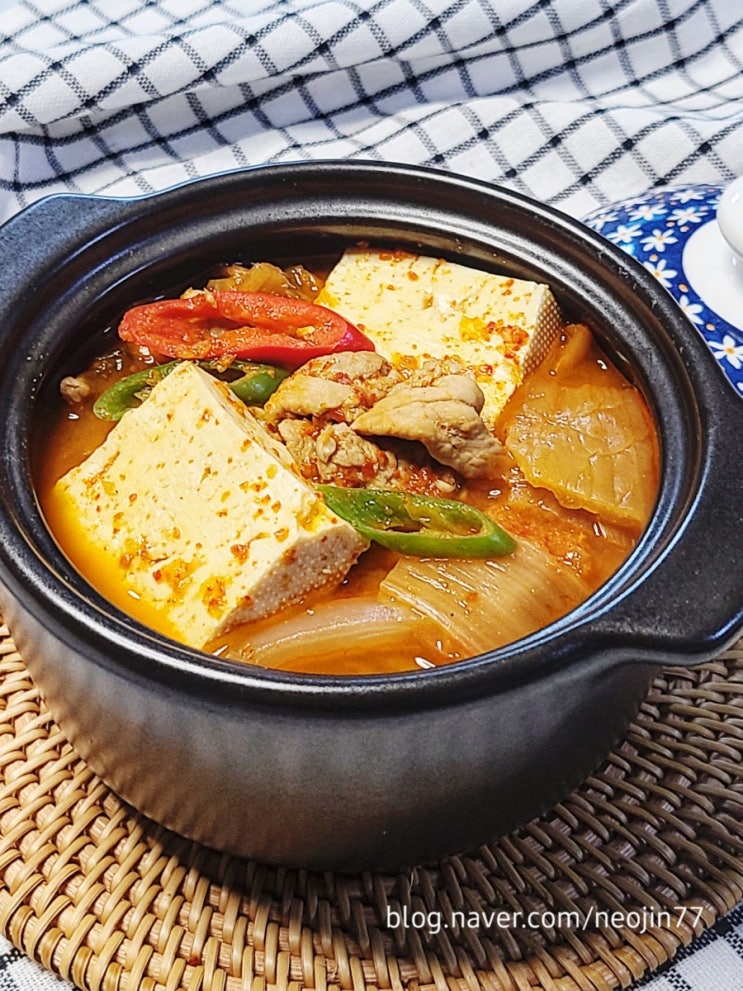 돼지고기김치찌개 맛있게 끓이는법 칼칼함이 땡길때 저녁메뉴 찌개로 추천