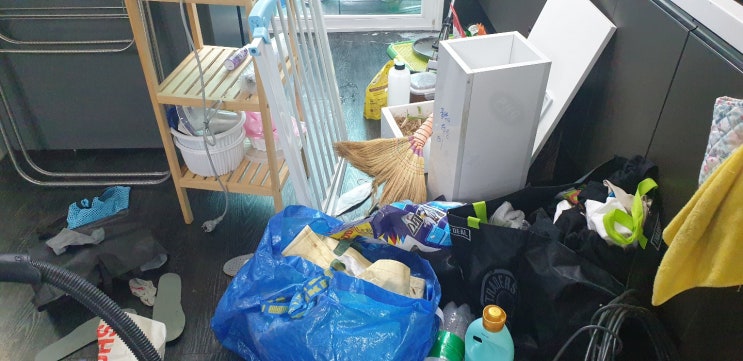  문산 당동 살고 있는 집 주거청소하고 왔습니다.