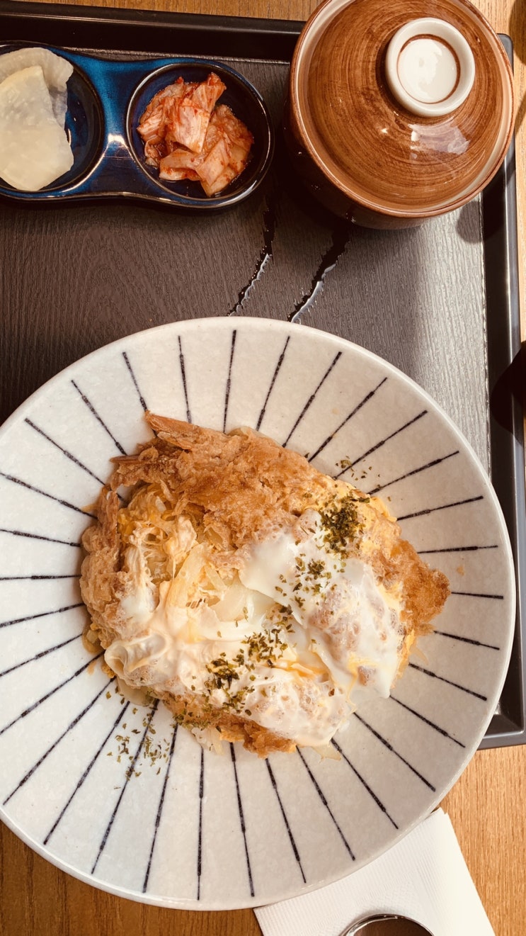  돈까스 보다는 수저통이?!?