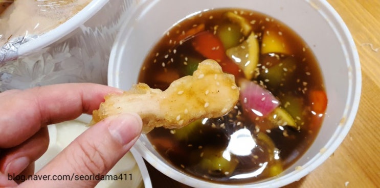  인도 한인식당에서 시켜 먹는  치킨 탕수육&반찬