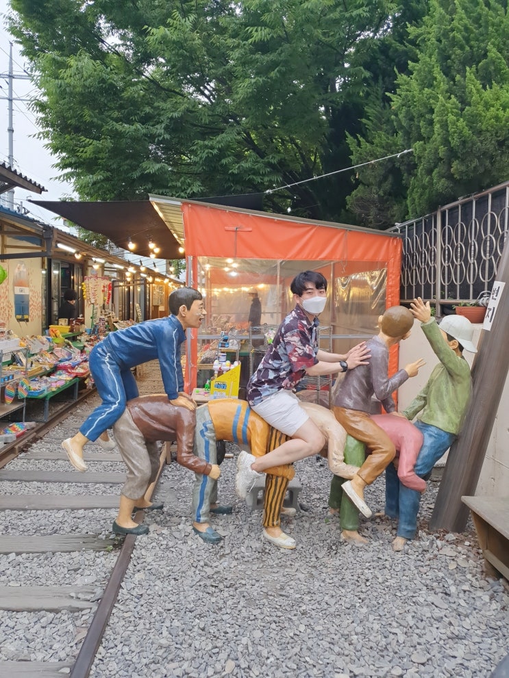  경암동철길마을 군산 여행 필수 코스 연인과 함께 사진찍기 좋은 곳 :)
