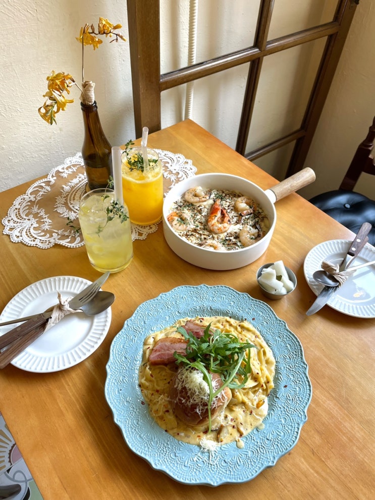  [상수 카페] ㅇㅇㅇㅇ | 맛, 분위기, 유니크 삼박자가 완벽한 브런치 카페 / 수림프잠발라야, 벌꿀 단호박 파스타 이 곳에서만 먹을 수 있는 메뉴 / 방마다 다른 매력 느끼기