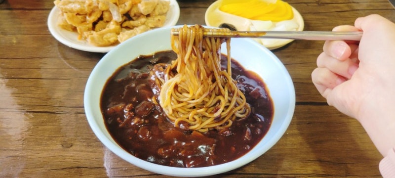 20년 전통 신기루 중국집 : 짜장면 2500원
