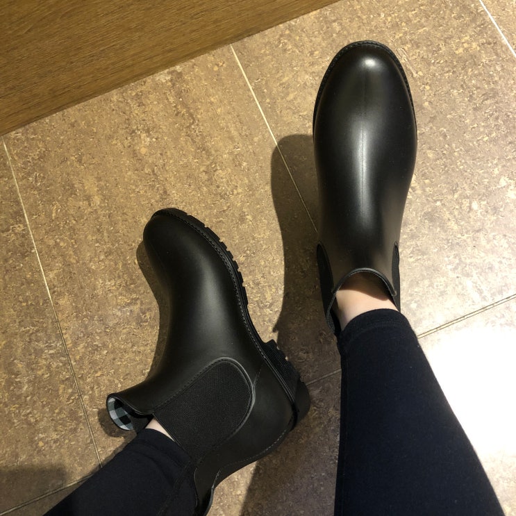 첼시 숏 여성 레인부츠, 비올때 요긴한 신발