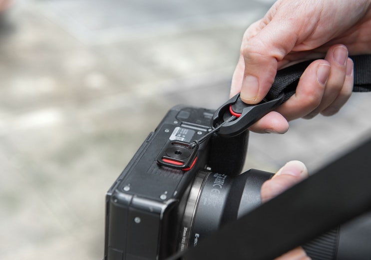 선택고민 해결 미국 픽디자인 peakdesign Anchor Mount - 배낭스트랩 전용 SLR미러리스카메라 베이, 상세내용참조 추천해요 선택고민 해결 미국 픽디자인 peakdesign Anchor Mount - 배낭스트랩 전용 SLR미러리스카메라 베이, 상세내용참조 추천해요