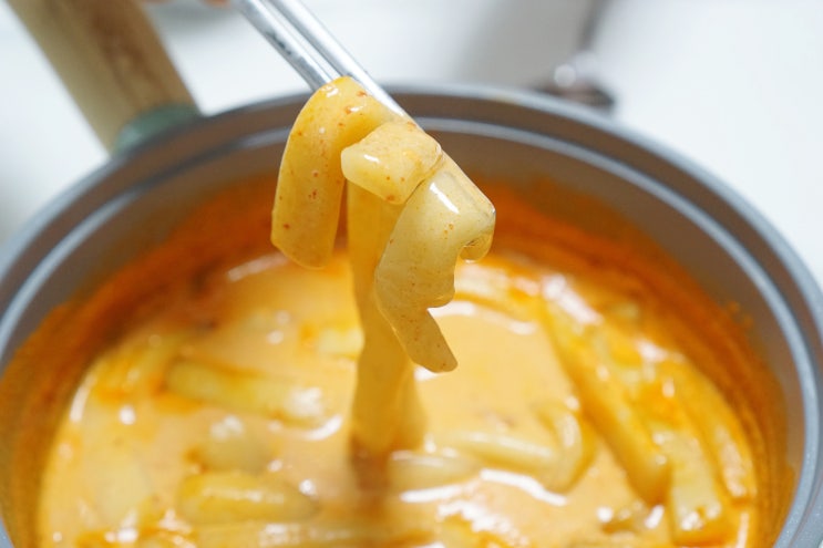간단캠핑요리로 추천하고 싶은 따봉떡볶이 로제떡볶이밀키트