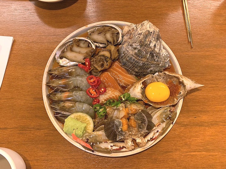  성수/뚝섬 독특한 인테리어의 연어장 맛집 :: 삐딱 (솔직후기)
