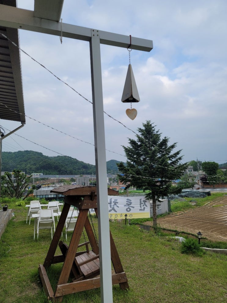  [오늘일기] 선물 받은 책과 카페