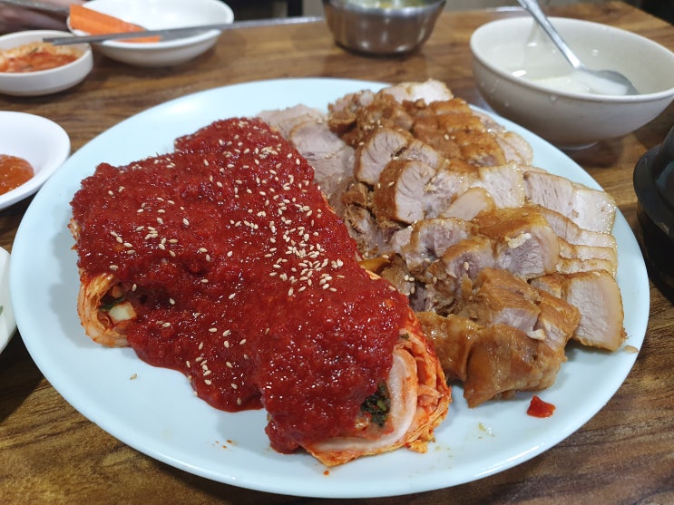  [회기역 맛집] 김치가 특별한 회기왕족발보쌈: 오늘은 보쌈!