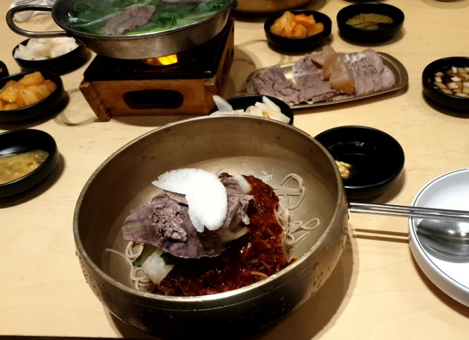 [오늘일기 8일차] 봉밀가에서 평양메밀비빔국수로 점심을.. 강남구청역 맛집