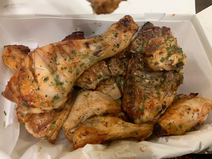  고운동치킨호프 동근이숯불두마리치킨 불금 해결했어요.