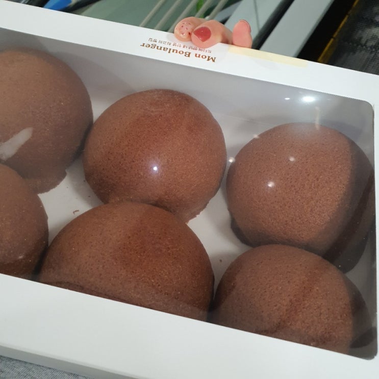  내돈내산 <몽블랑제 생크림 모카번> 리뷰- 평소에 빵좀 먹어본 빵순이라면 보자마자 픽해야함(진지)