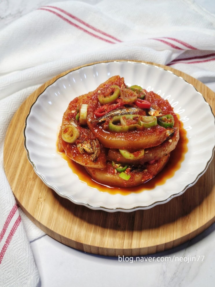멸치 무조림 만드는법 냉파요리 남아도는 무가 있을때 맛있는 무요리 추천 멸치 무조림 만드는법 냉파요리 남아도는 무가 있을때 맛있는 무요리 추천