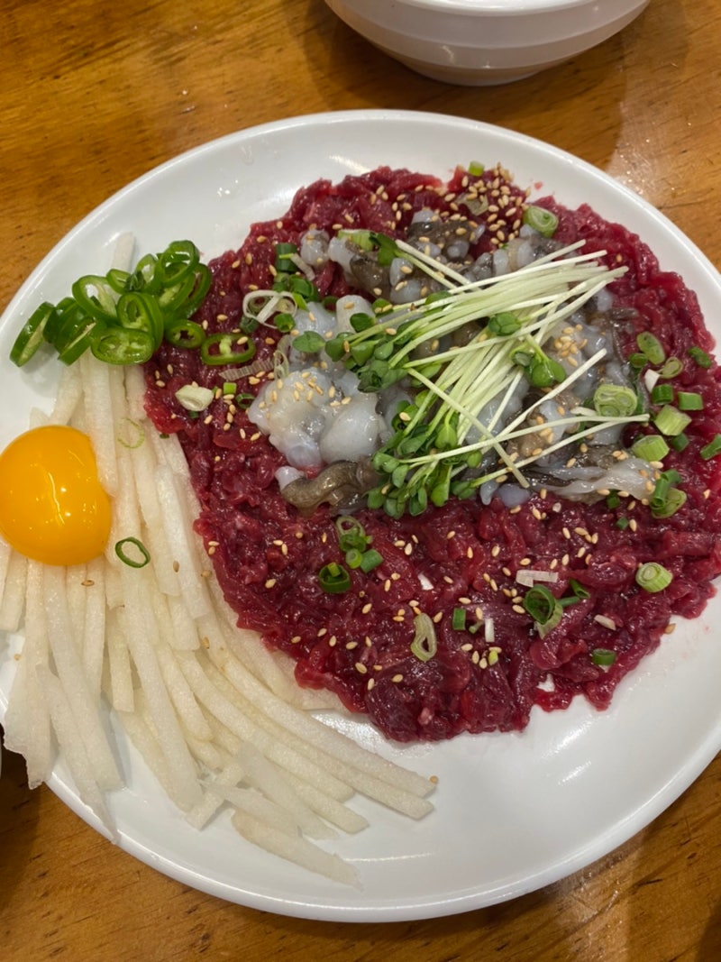 일상>- 5월 초의 일기- 광장시장 자매육회, 광장시장 은성횟집, 샤로수길 맛집, 샤로수길 안녕베트남, 청주 듀레베이커리, 율량동  용감한형제들, 지웰시티 스시히어로, 율량동 장뜰 : 네이버 블로그