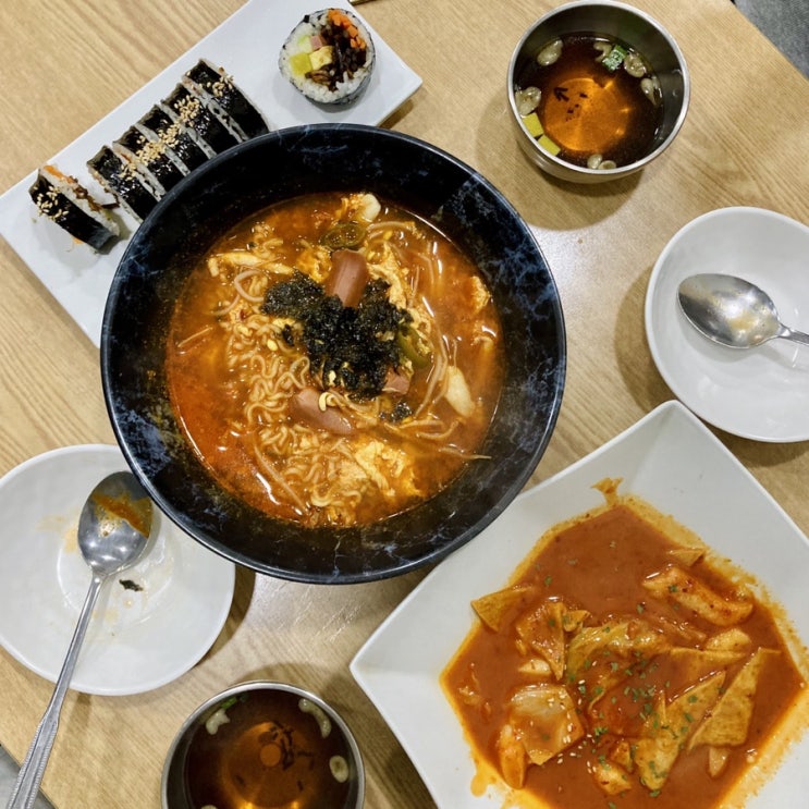 [서울 영등포구] 바자회때 입소문으로 매장까지 열게 된 여의나루역 박선영김밥