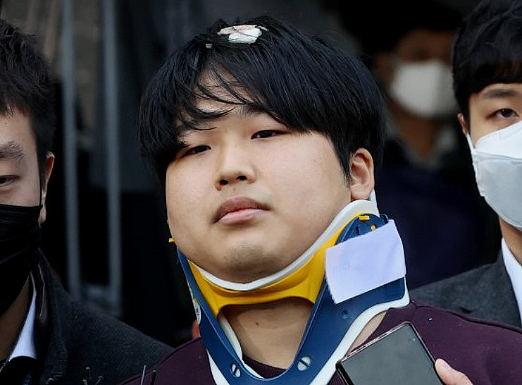 n번방-'박사방' 조주빈 2심, 1심보다 형량 3년 줄어든 징역 42년 n번방-'박사방' 조주빈 2심, 1심보다 형량 3년 줄어든 징역 42년