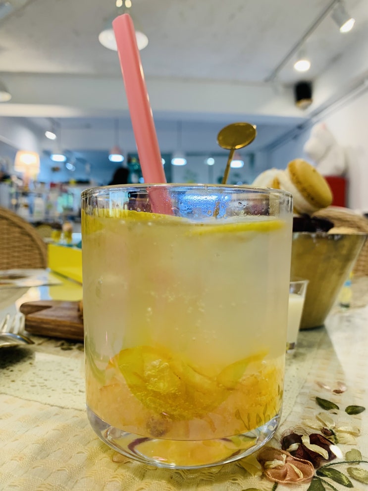  수제청으로 만들어진 유자에이드 깔끔한 맛이에용^^
