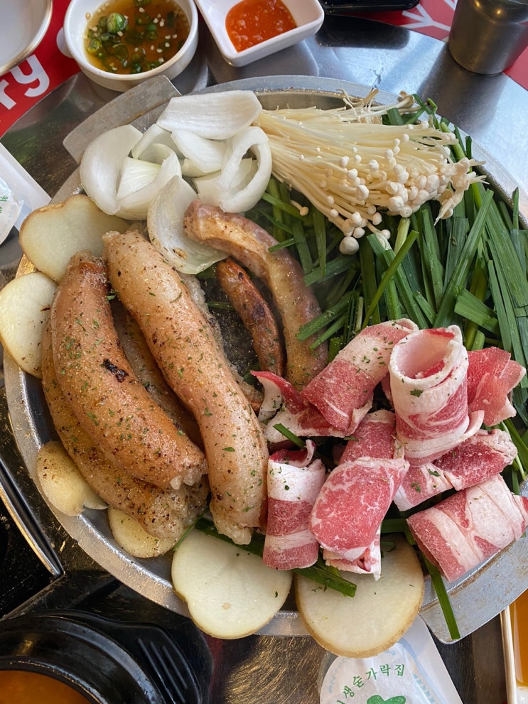  신촌 웨이팅 필수! 대창&곱창 맛집 추천 [ 부추곱창 ]