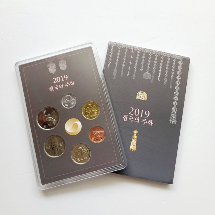  조금씩 모아본 수집품. 취미우표 화폐 민트 주화세트.서랍정리중~