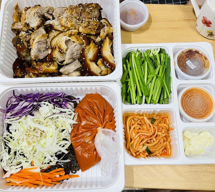  콜라겐충전 제대로 해보즈아! 탱글탱글 족발이 맛있는 관악구맛집 신림 신원시장 '가마족발'
