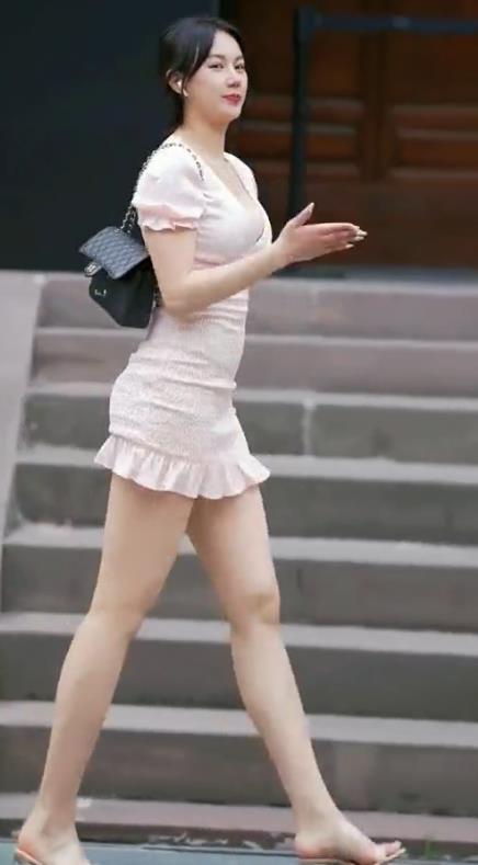  대륙의 맛!! 보일락 말락 하는 초미니 원피스 ~