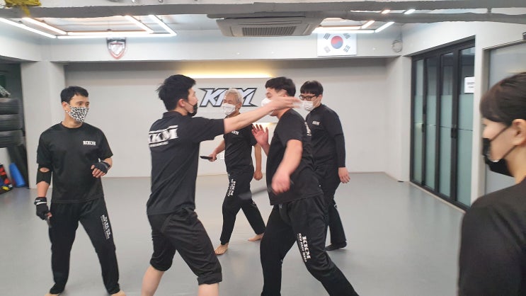  KKM 크라브마가의 기술을 전세계로 전파