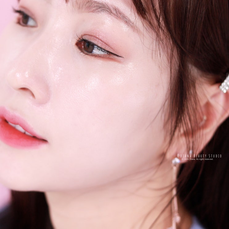 돌체앤가바나 솔라 글로우 쿠션 파운데이션, 촉촉한 광채의 물광쿠션 돌체앤가바나 솔라 글로우 쿠션 파운데이션, 촉촉한 광채의 물광쿠션