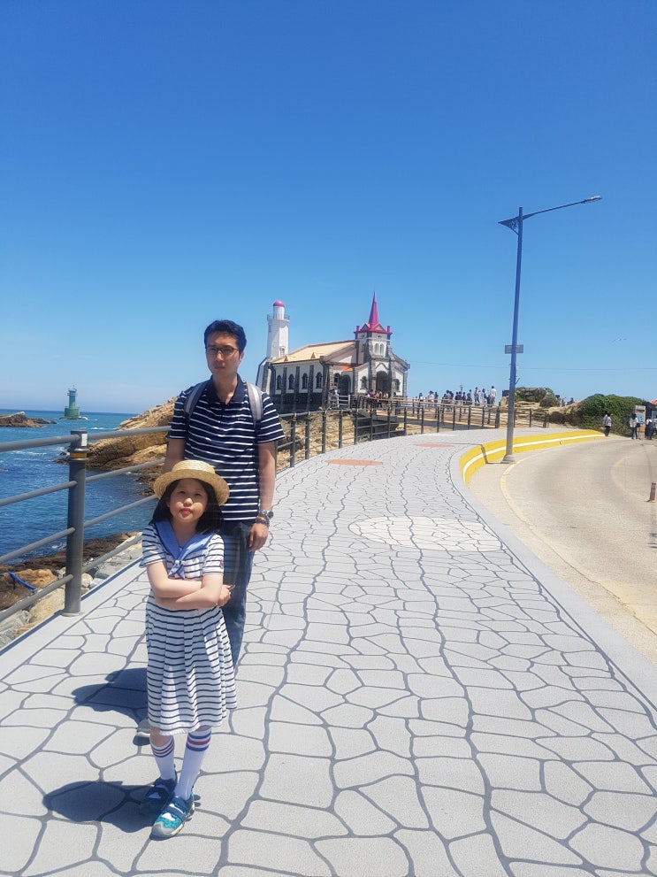  부산 기장_ 죽성 드림성당,죽성 드림세트장: 죽성 드림성당 방파제, 죽성 드림 세트장그림,죽성 드림 성당 주차장,드라마'드림' 촬영장,부산의 지중해,죽성리 바다,부산 가볼만한 곳