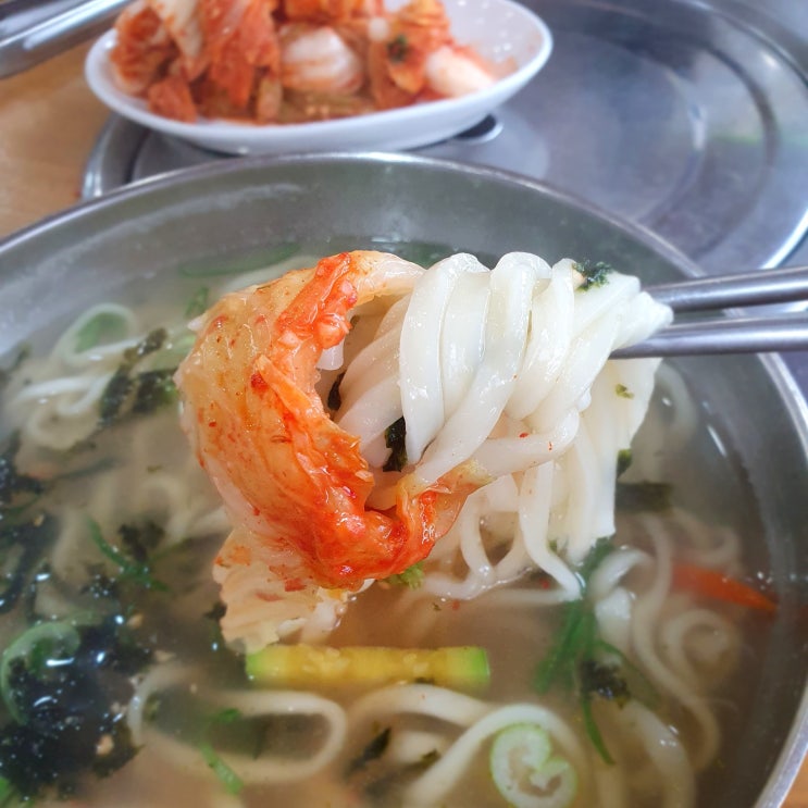 락빈칼국수 범박동 카페거리 맛집 멸치칼국수  깔끔한 국물과 맛있는 겉절이