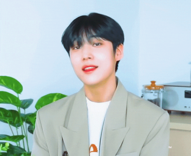 이은상 '내 입술... 따뜻한 커피처럼' 노래 커버 영상 보정 움짤! 이은상 '내 입술... 따뜻한 커피처럼' 노래 커버 영상 보정 움짤!